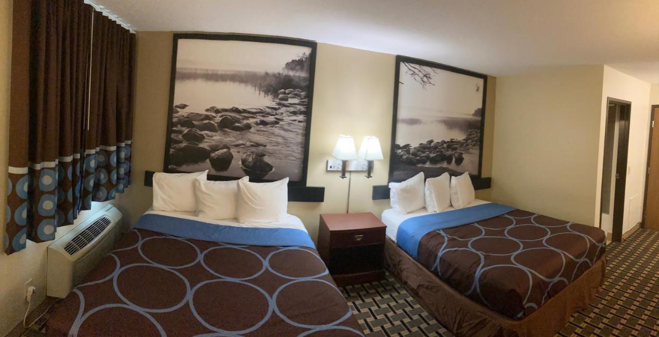Super 8 By Wyndham Chisago City Exterior photo