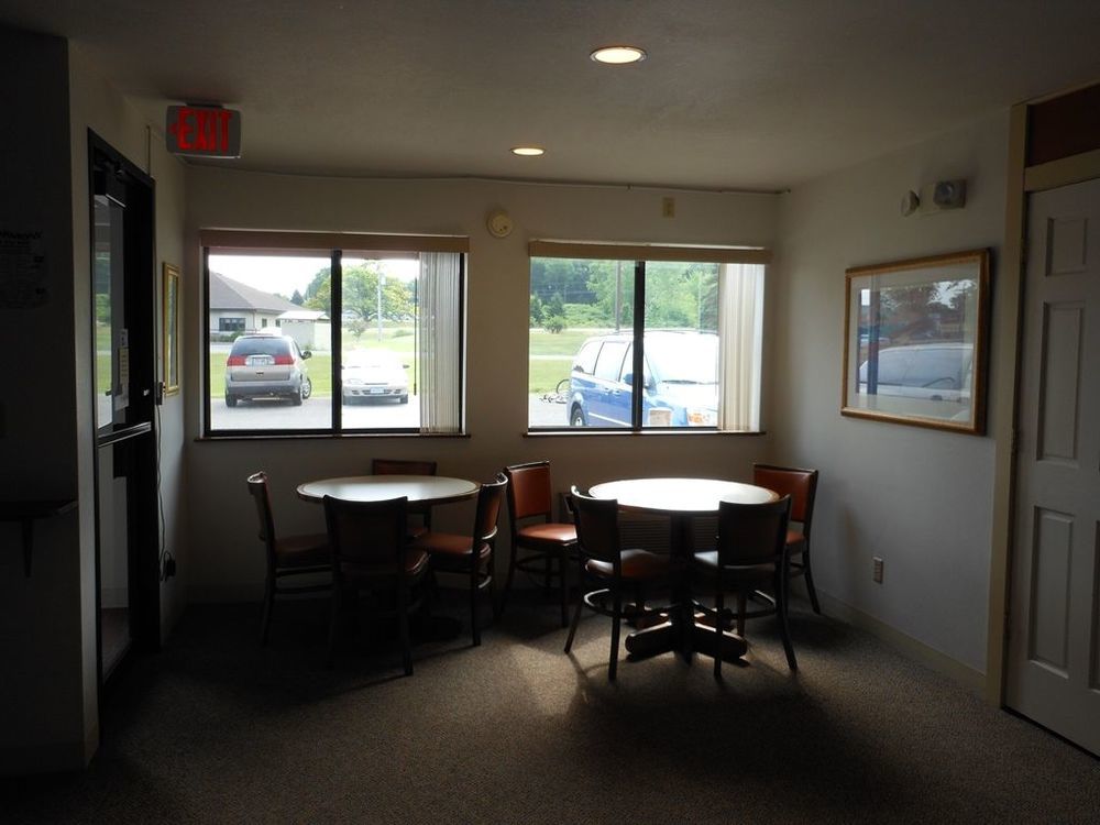 Super 8 By Wyndham Chisago City Interior photo