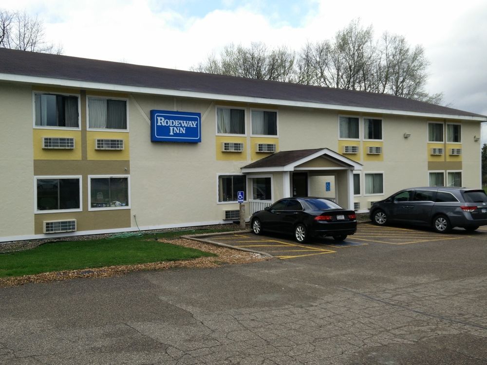 Super 8 By Wyndham Chisago City Exterior photo